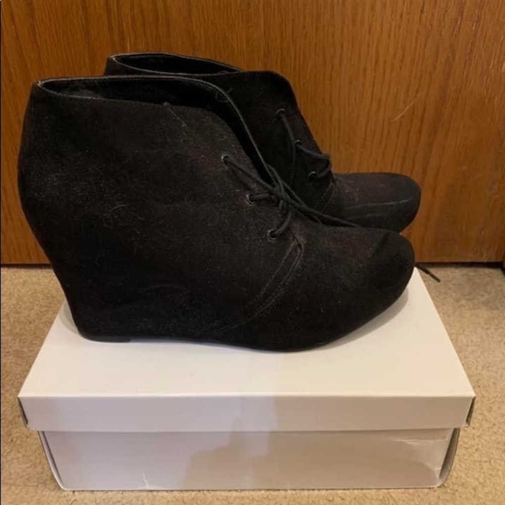 Black bootie